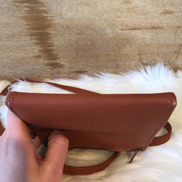 💙 5/$20 Vintage Tusk Small Crossbody Bag/Wallet - Picture 9 of 15